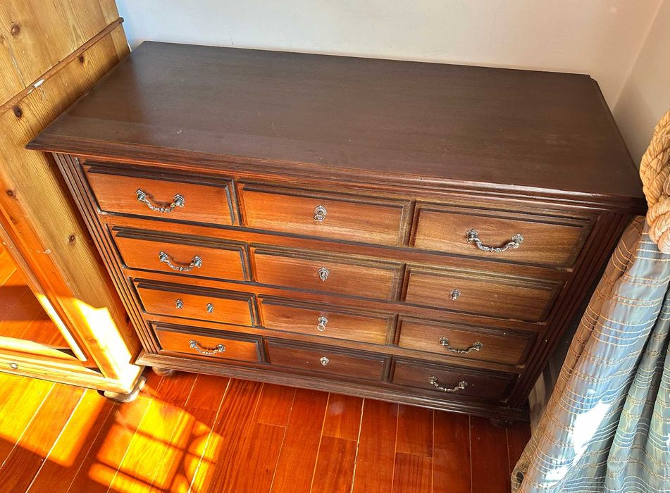 Cómoda de Madeira Maciça