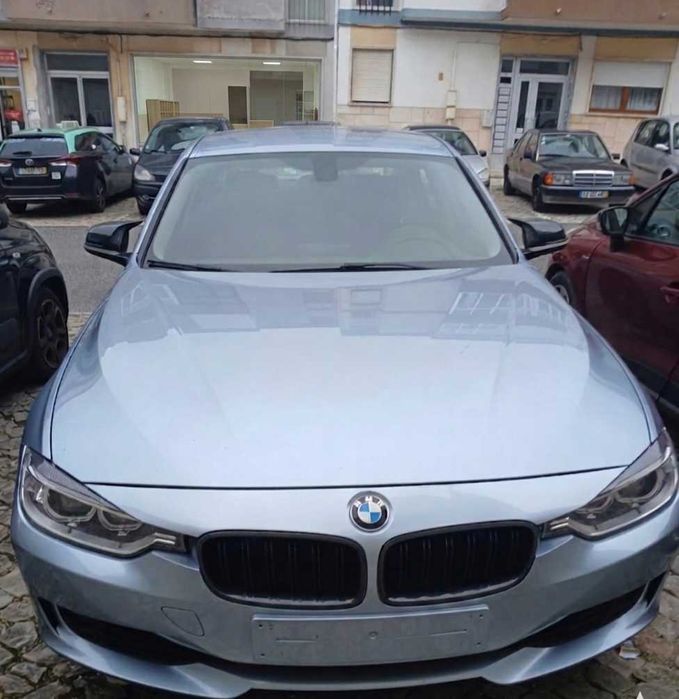 BMW 320i F30 (2012) | Look Desportivo | Ler Descrição (Avaria)