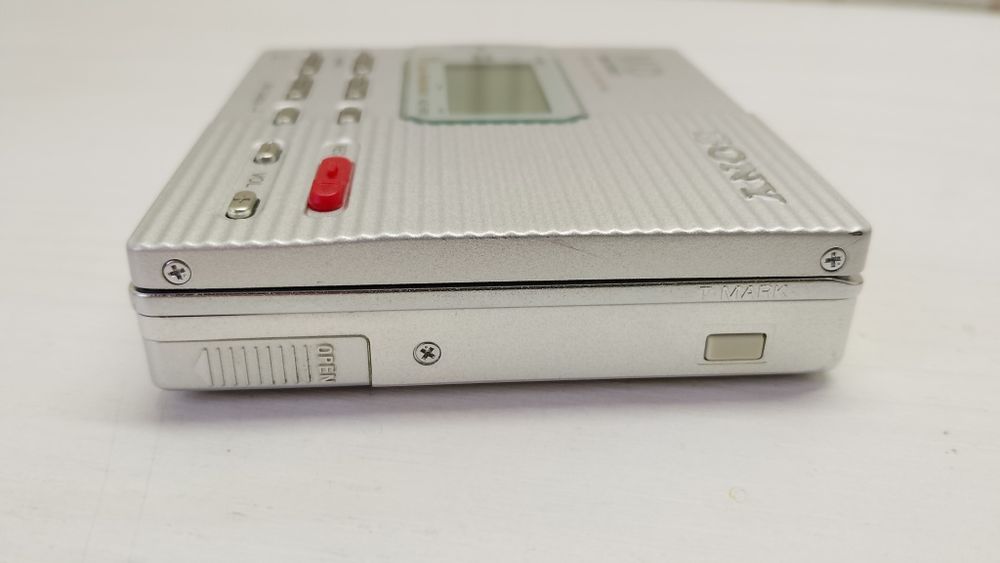 SONY MZ-R90 MiniDisc Walkman