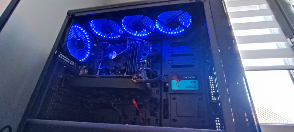 Sprzedam komputer stacjonarny