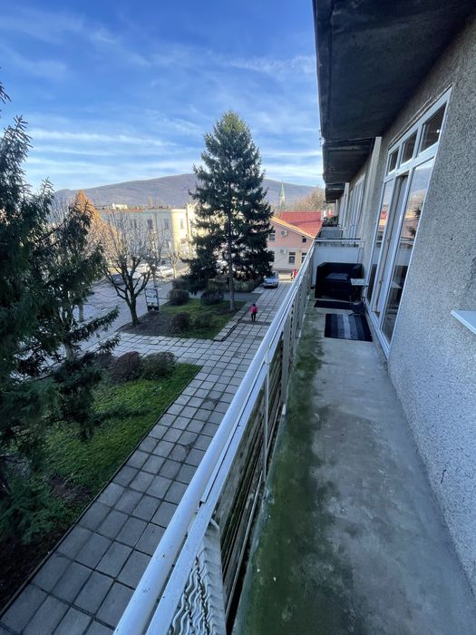 4-кімнатна квартира в центрі міста Виноградів. Третій поверх. 82 кв.м