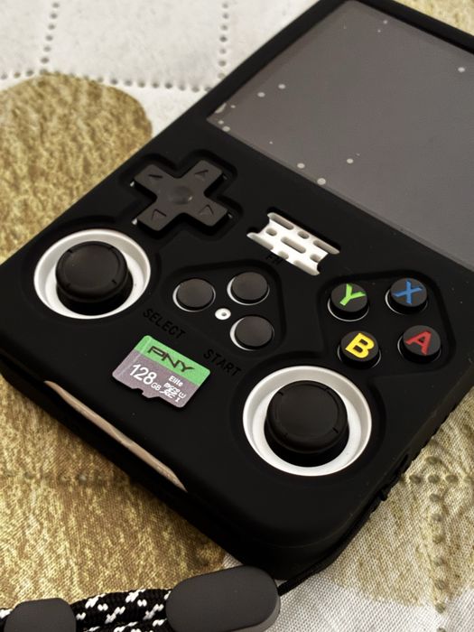 Consola Retro R36S | 128GB + Acessórios - PRONTA A JOGAR!