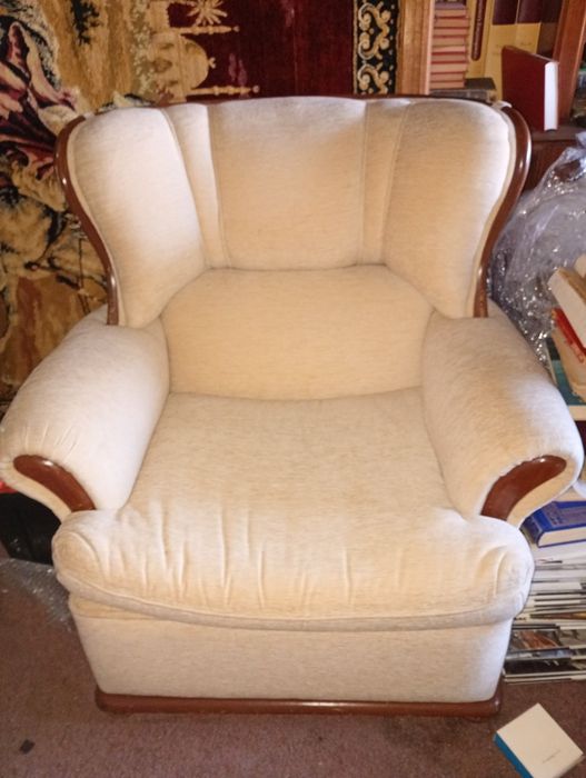 Cadeirão antigo completamente restaurado