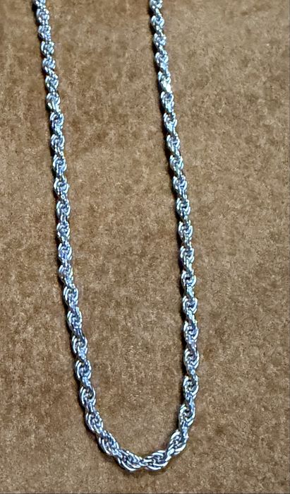 Fio em prata de senhora