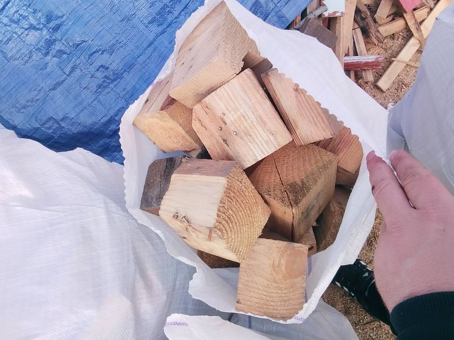 Дрова колотые твердых и мягких пород, резаные доски, вязки на распал