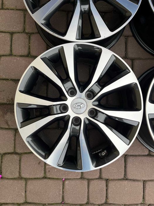 Oryginał alufelgi Hyundai 5x114,3 17 cali CZUJNIKI I30 I40 BICOLOR