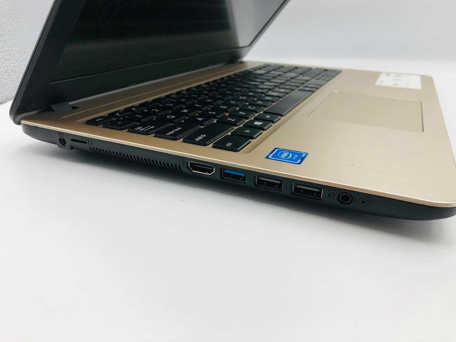 Asus R540N  n3350/128GB SSD / 4GB - Super stan!