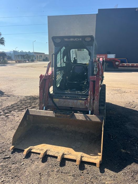 Bobcat rastos takeuchi