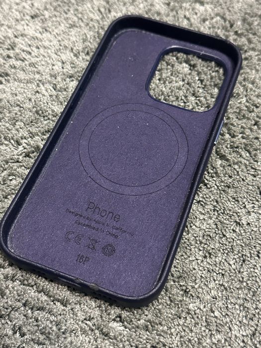 Oryginalne etui Apple do Iphone 16 pro.
