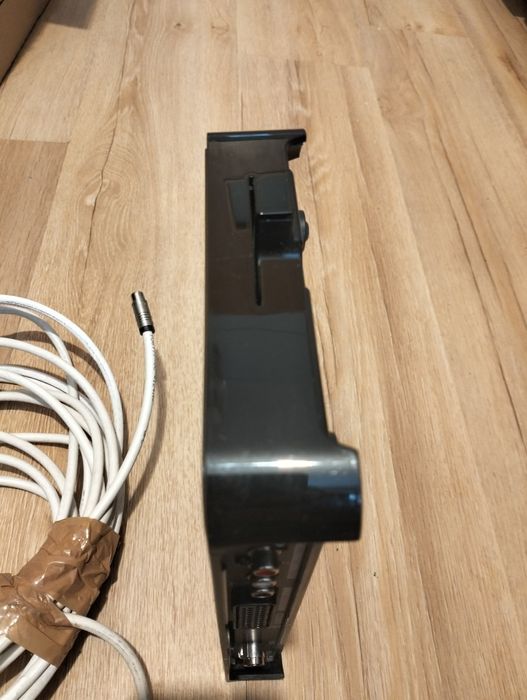 Dekoder do telewizora wraz z kablem koncentrycznym