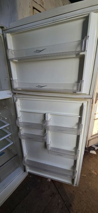 Холодильник великий , холодильник большой