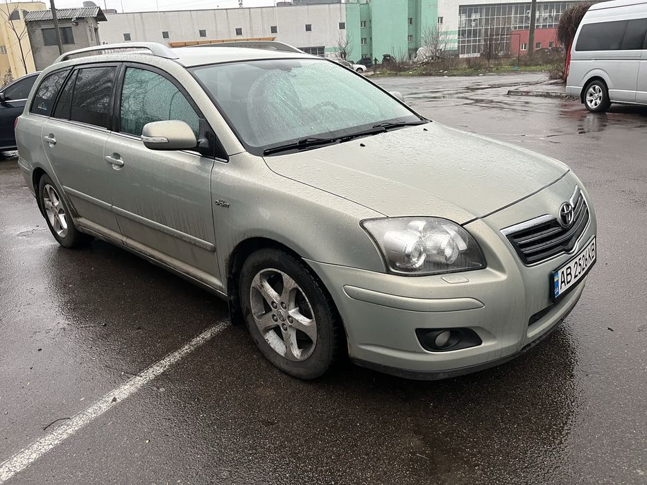 Тойота авенсіс 2007