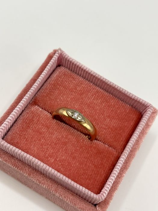 Pierścionek obrączka złota z brylantem