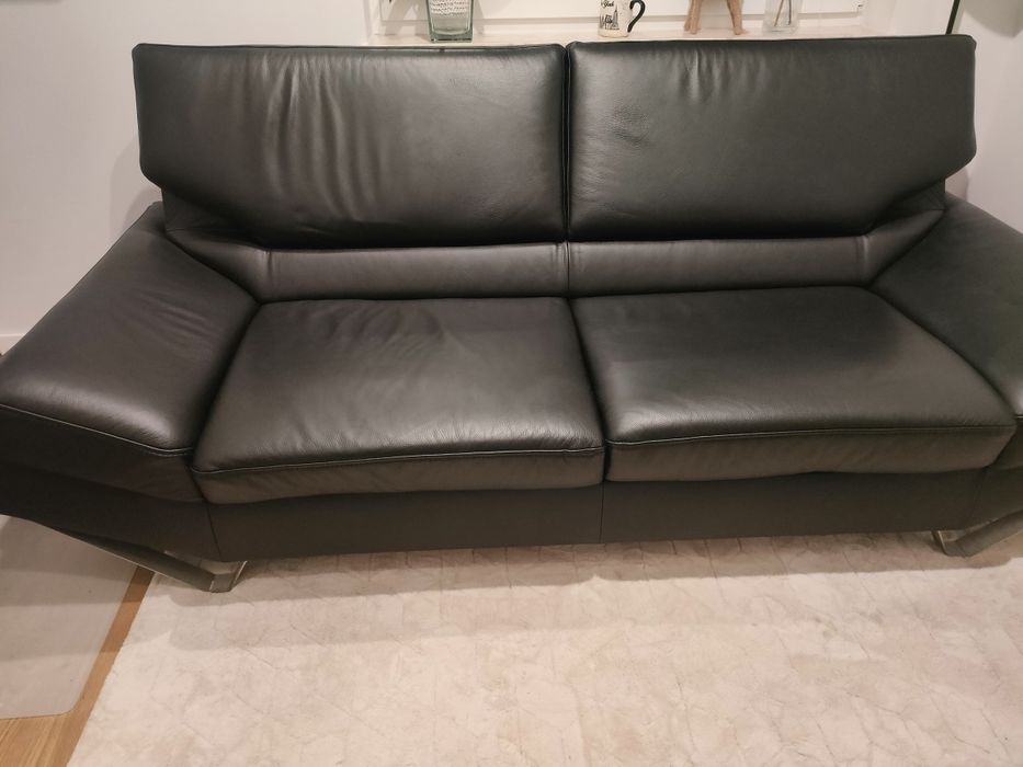 Piękna nowa skórzana sofa z funkcją spania
