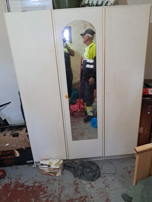 Vendo roupeiro de quarto