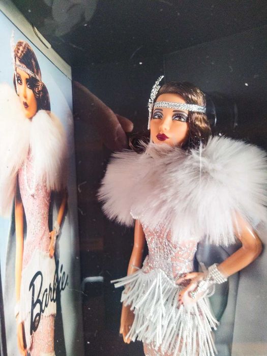 Barbie: A Tribute to Fashion Signature