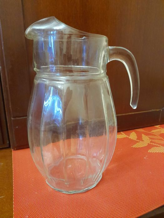 графин на 1.8 мл.