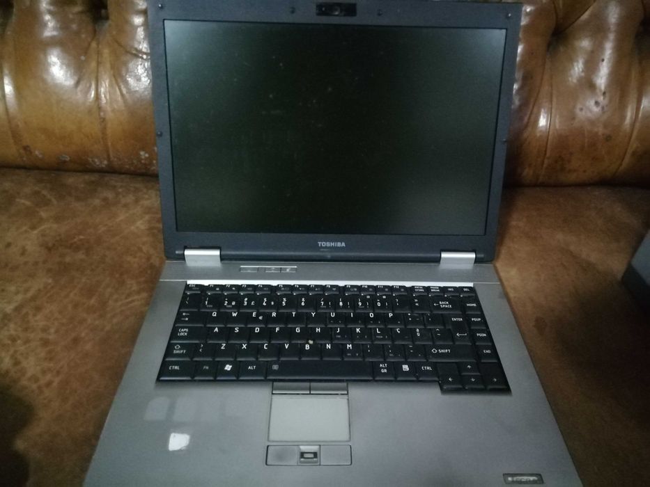 Computador portáteis (3) + videoprojector