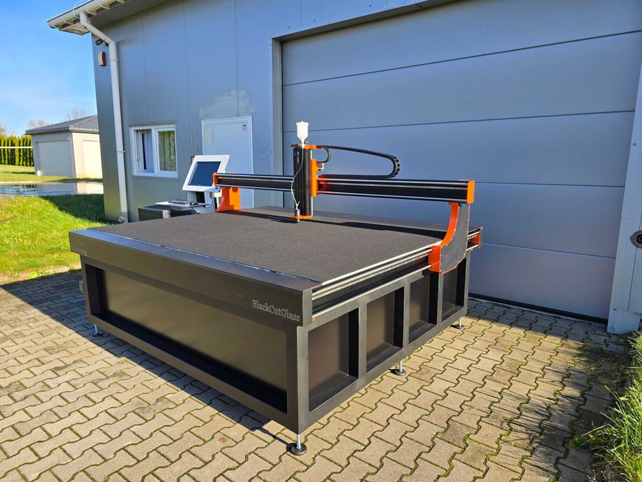 Ploter do cięcia szkła CNC BlackCutGlass 2617 – rozkrój szkła