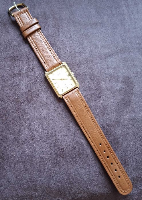 Relógio Citizen dourado, com duas braceletes - vintage