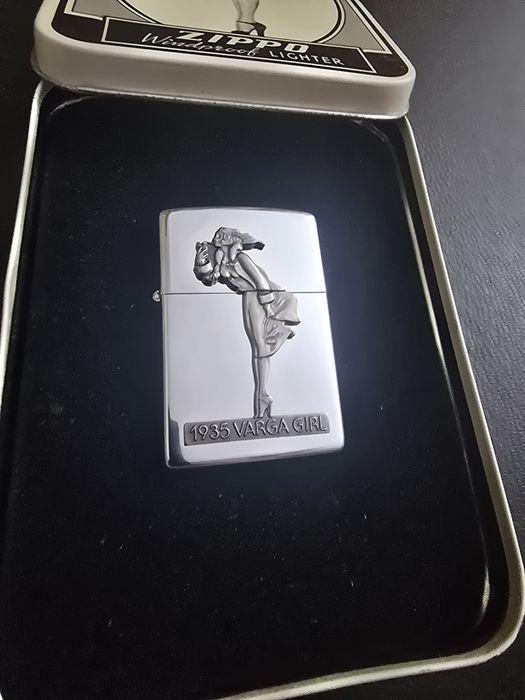 Zippo varga girl