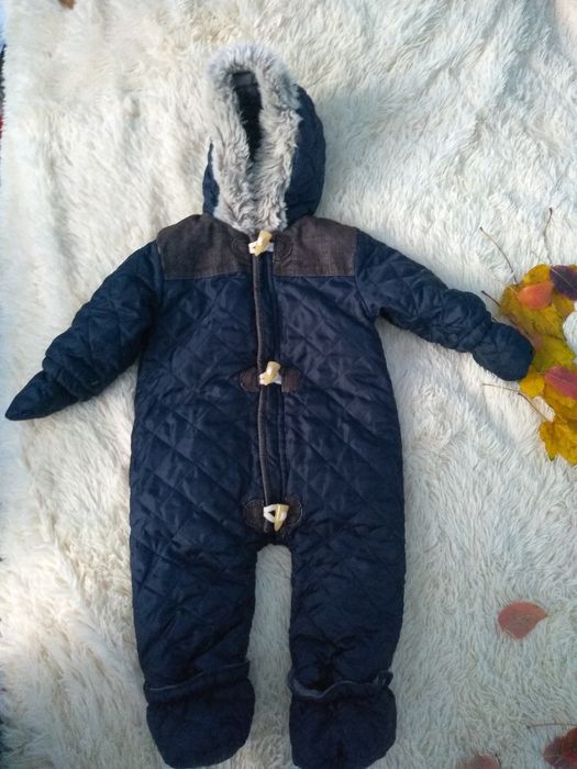 новий дитячий комбінезон на 12 міс.