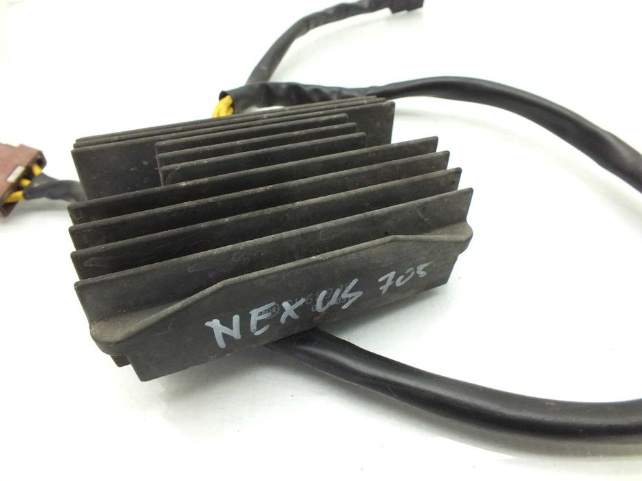 Gilera Nexus 125 250 regulator napięcia piaggio aprilia peugeot