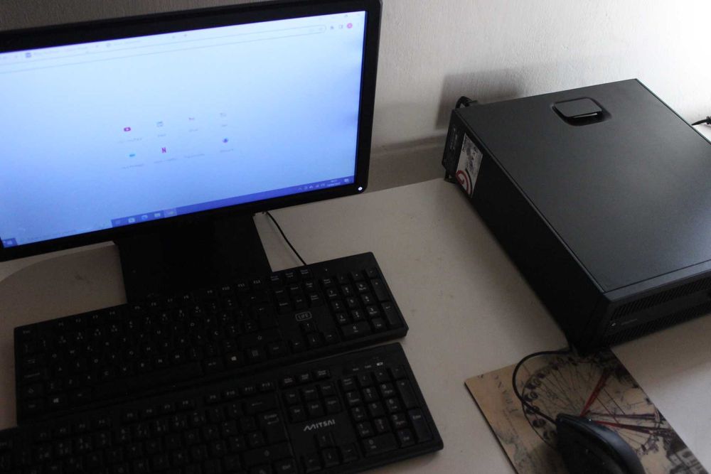 Computador Desktop + Monitor + Teclado