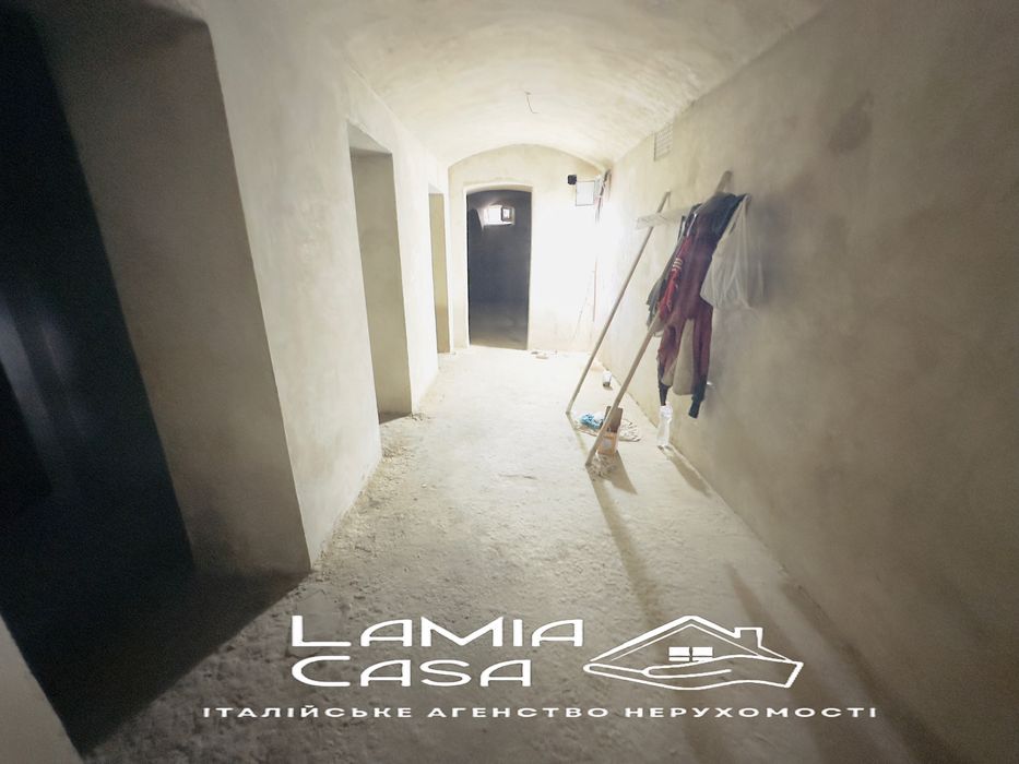 Продаж комерційного приміщення вул. Вавілова (центр)