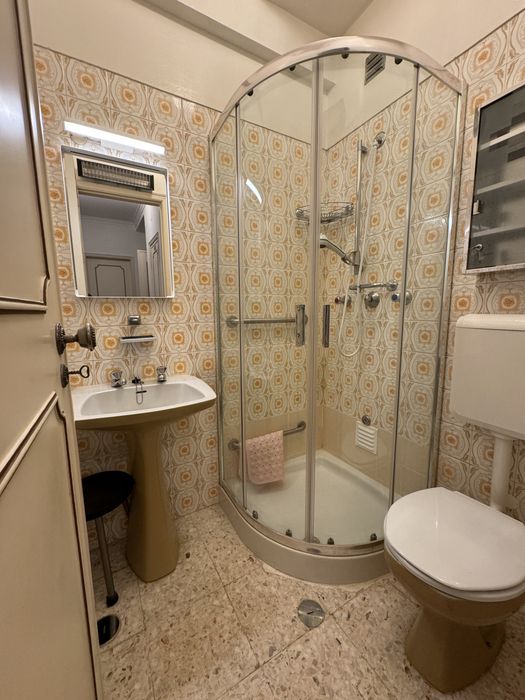 Quarto Arrendar Benfica, perto do Colombo - SETEMBRO