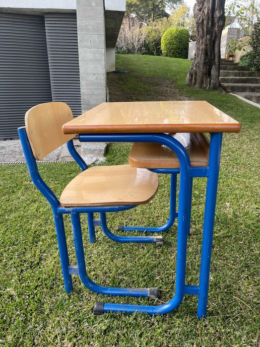 Mesas e cadeiras de estudo