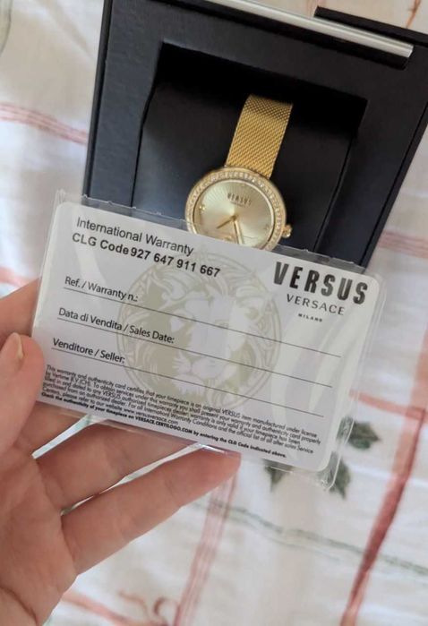 Неймовірний годинник від Versace Versus