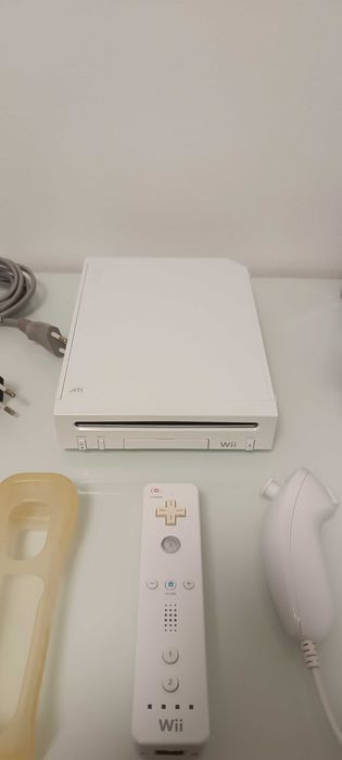 Consola Nintendo Wii Branca c/ 252 Jogos + EXTRAS