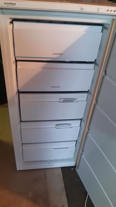 Морозилка на 5 відділень ,в гарному стані ,все працює
