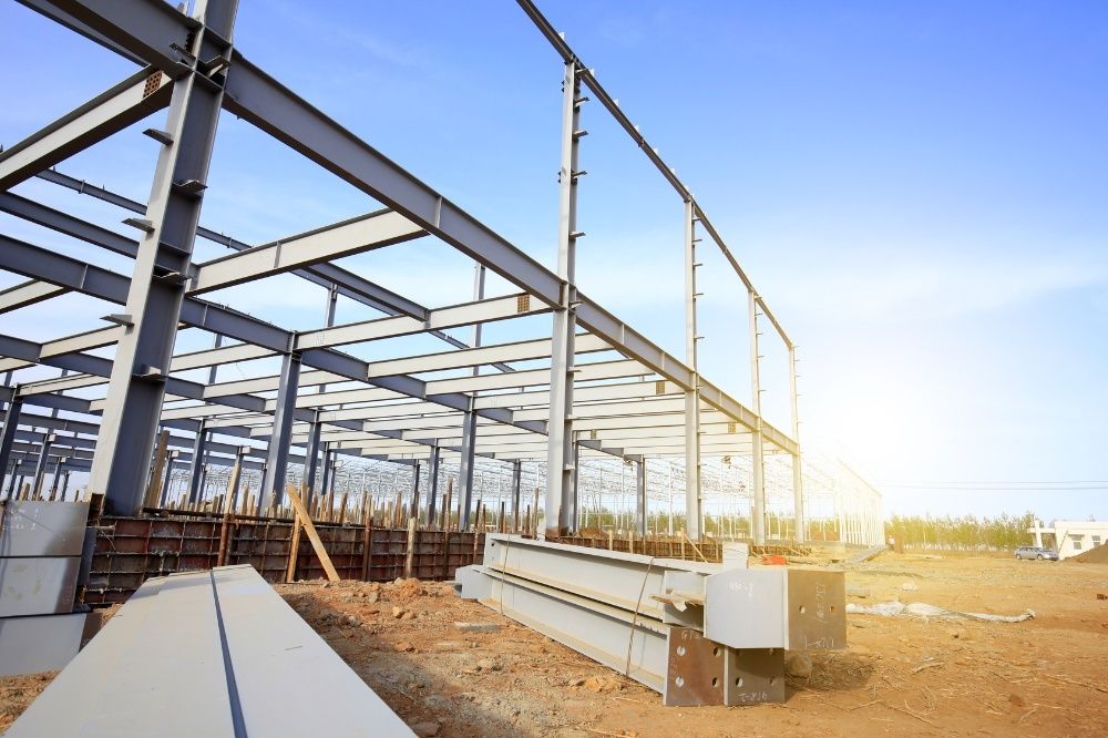 Konstrukcje stalowe, kratownice dachowe, dźwigary, spawanie, hala,