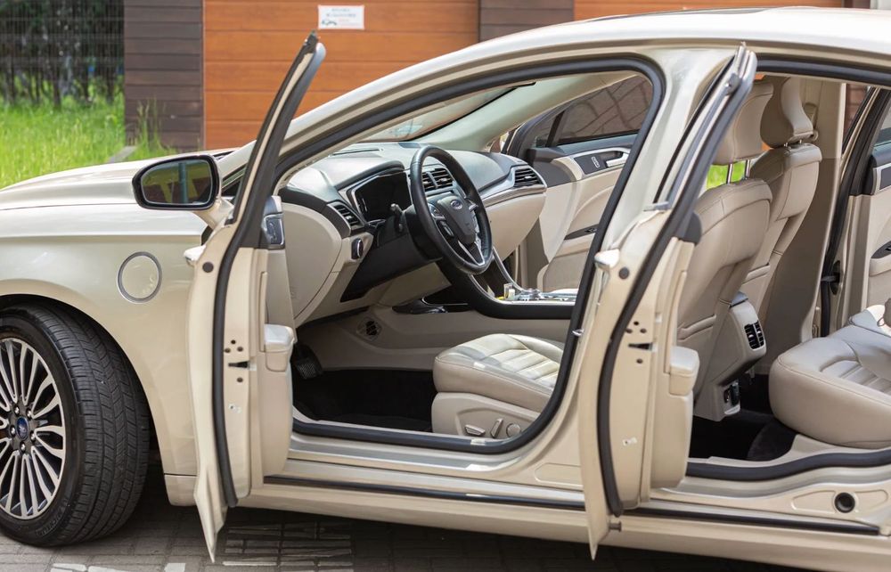 Ford Fusion Hybryda Plug-in