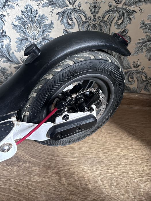 Терміново продам електросамокат CROSSER E9