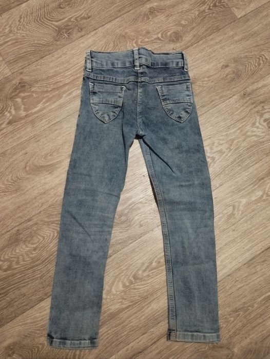 Продам джинси б/у