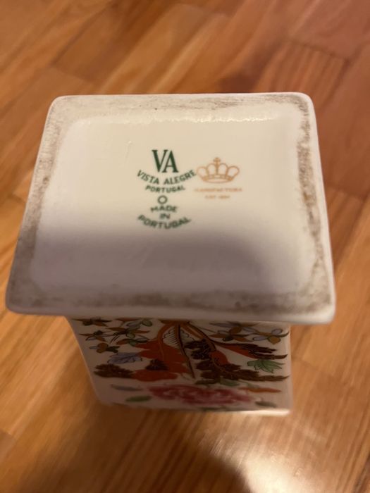 Jarra / Pote Coberto em Porcelana "Vista Alegre" Motivo Floral