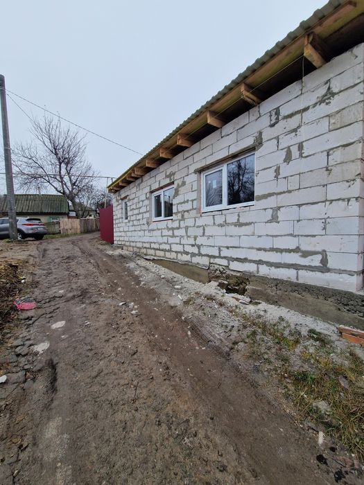 Продам частину будинку.