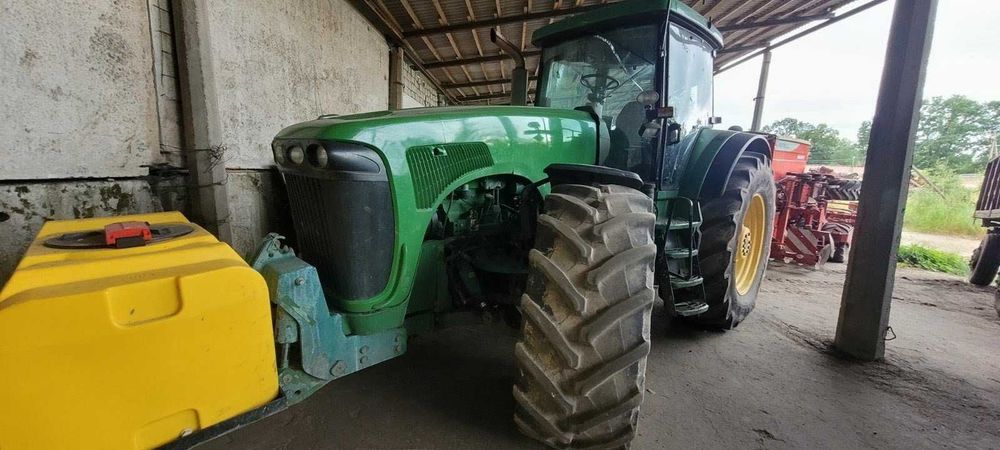 Трактор  John Deere 8520