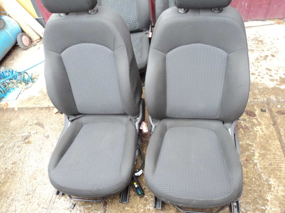 Опель корса Д сидіння сидения ваз бмв ауді форд сітроєн пежо: 3 800 грн ...