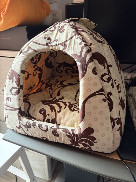 Домик-лежанка для кота тканевая