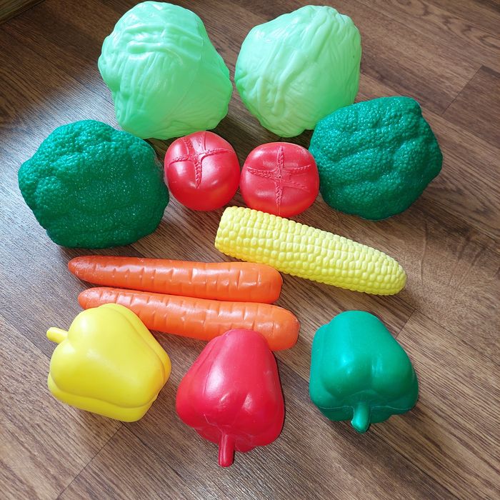 Овощи игрушечные пластмассовые