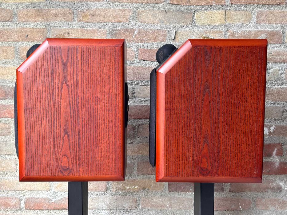 Kolumny Bowers & Wilkins B&W CDM1 Red Cherry – kultowe monitory