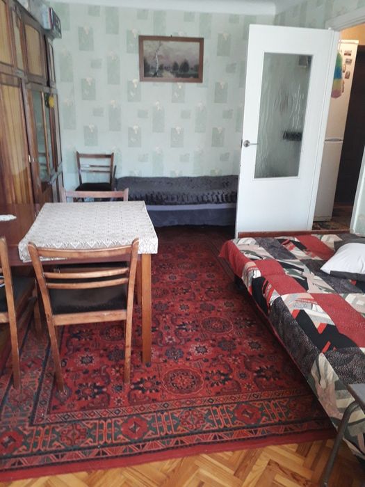 Здам місце для дівчини .