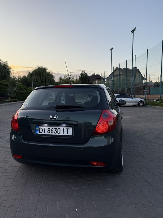 Автомобіль Kia ceed