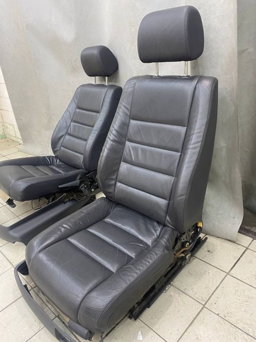 Автомобільні сидінння