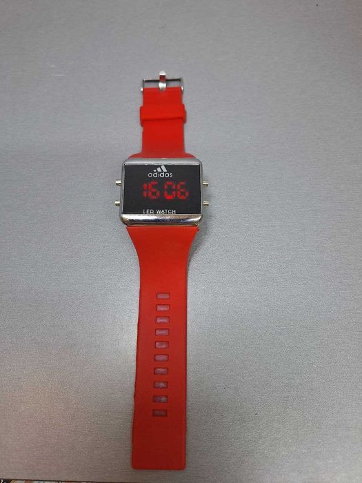 Adidas dijital saat led watch online