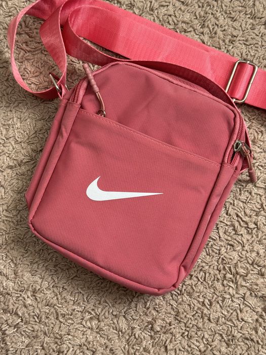 Сумка / бананка Nike рожева